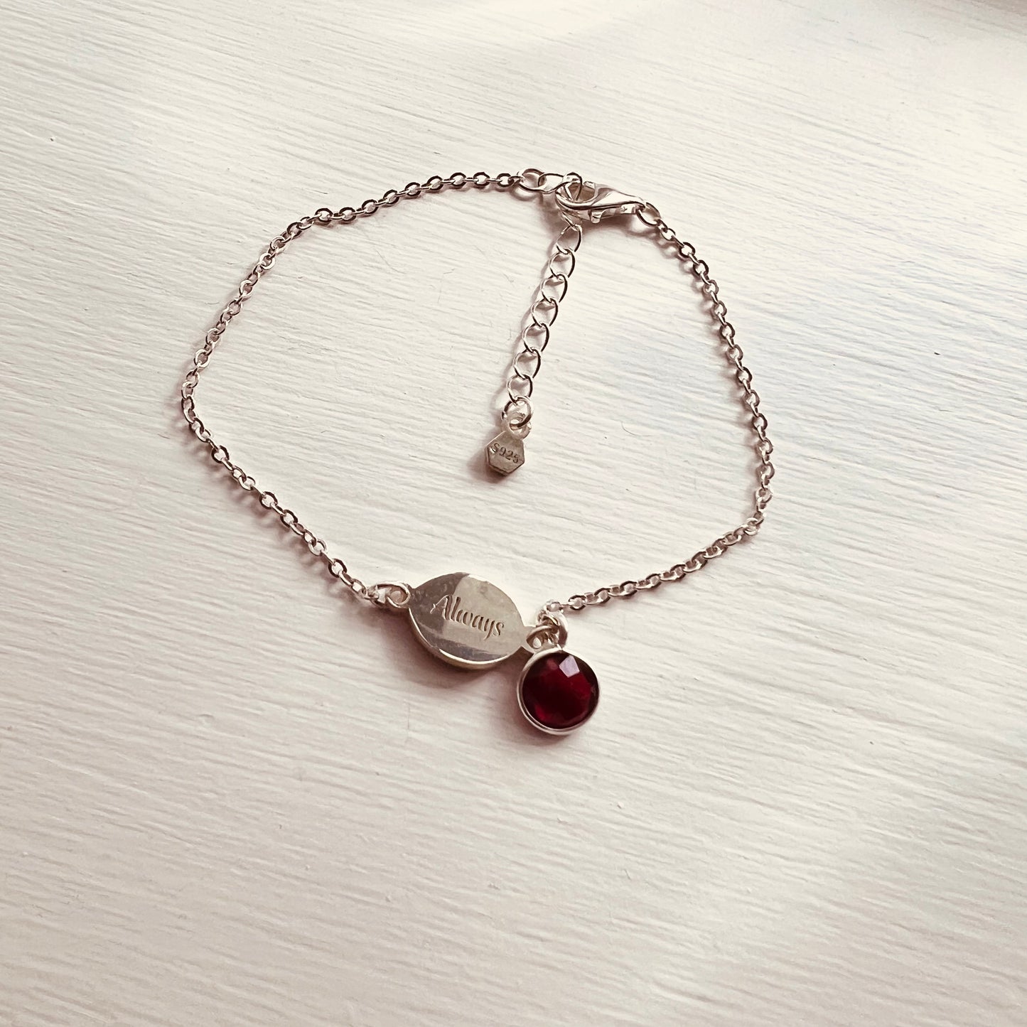 Elin Bracelet – Word Engraving
