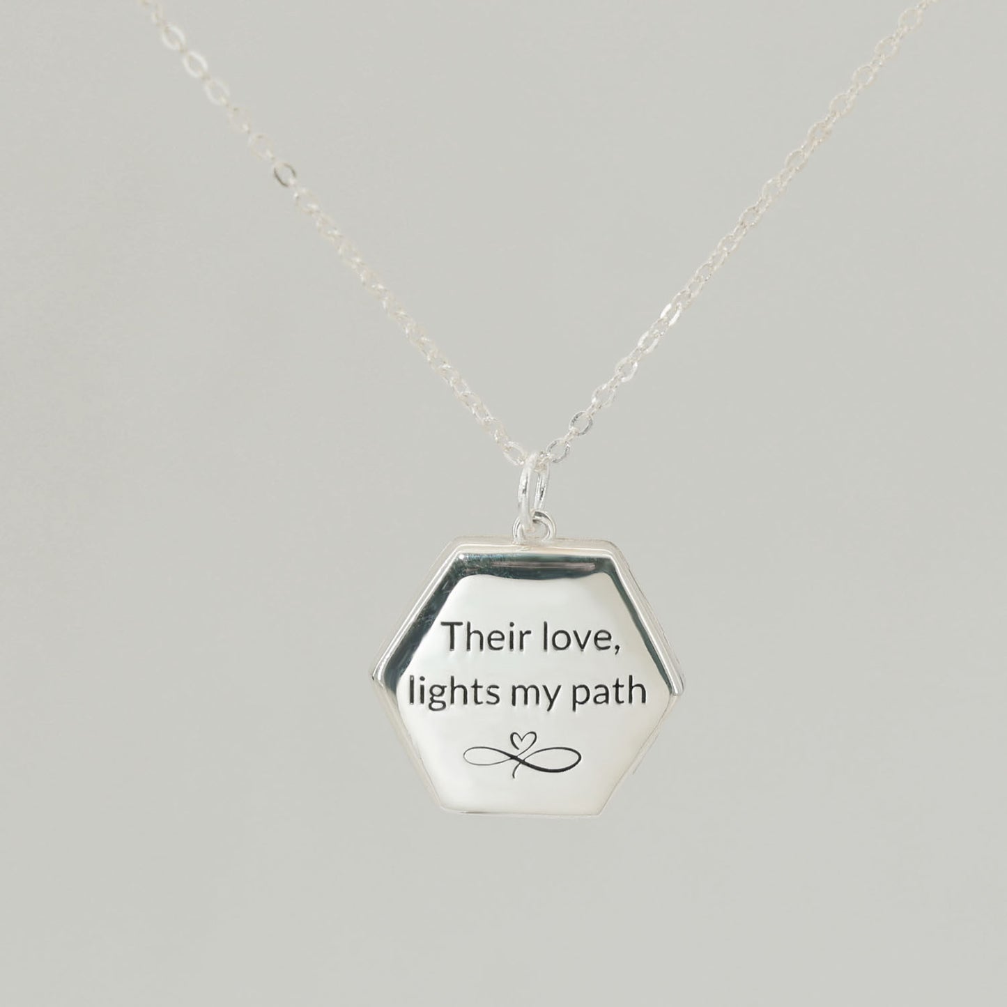 Maelle Locket – Handwriting