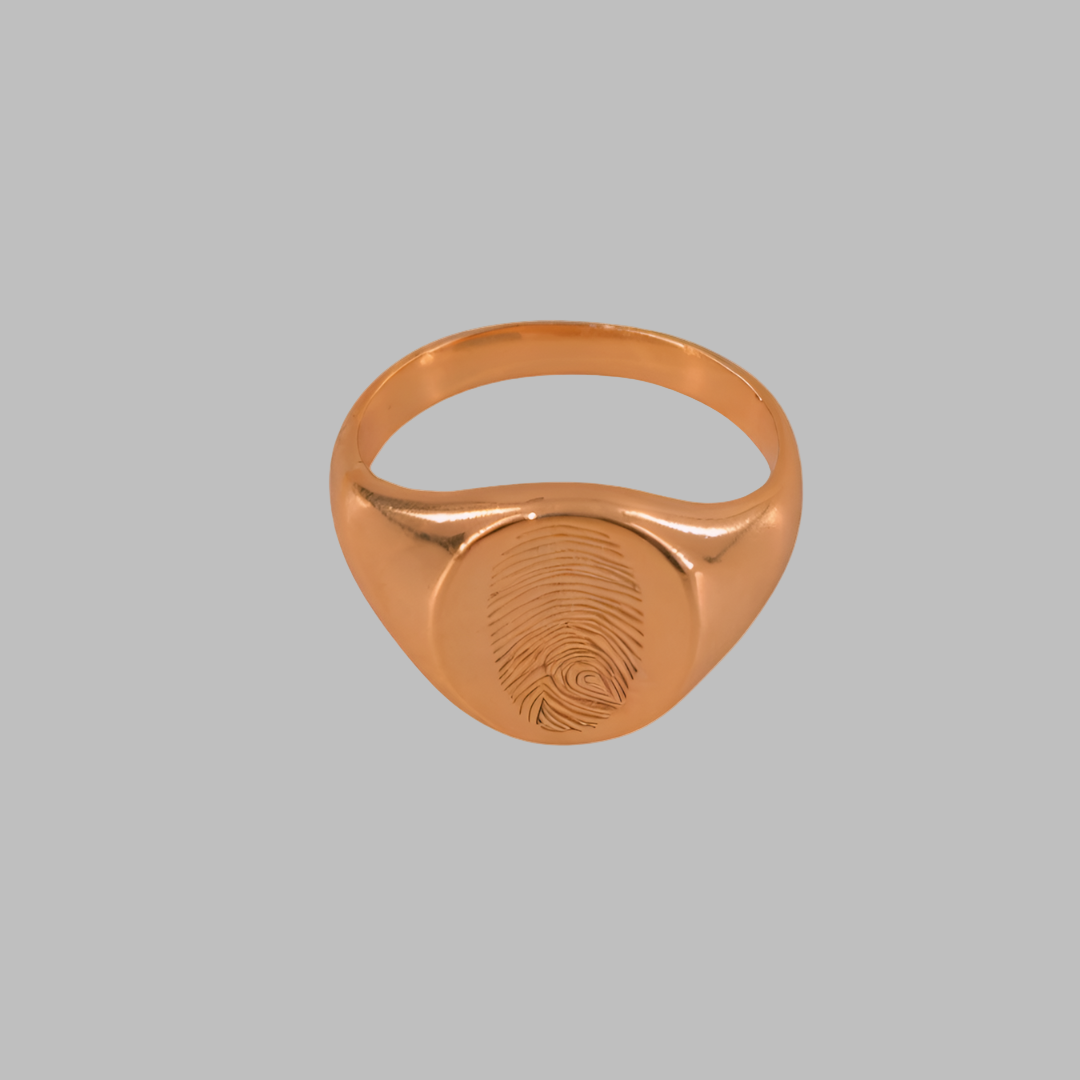 Layla Ring flat lay showcasing personalized engraving. Sterling silver and Rosegold plated
