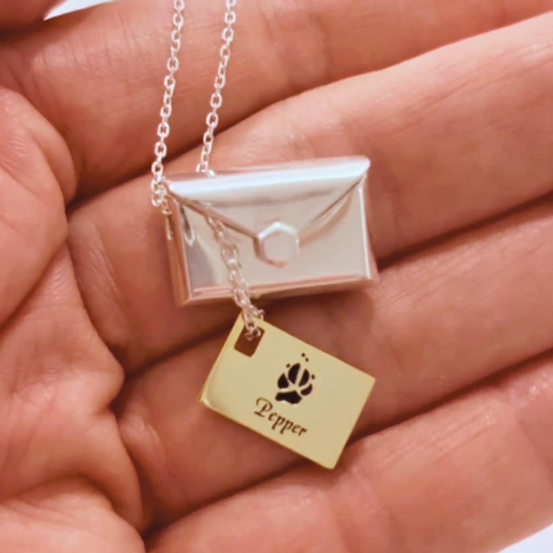 Lunelle Locket – Paw Print