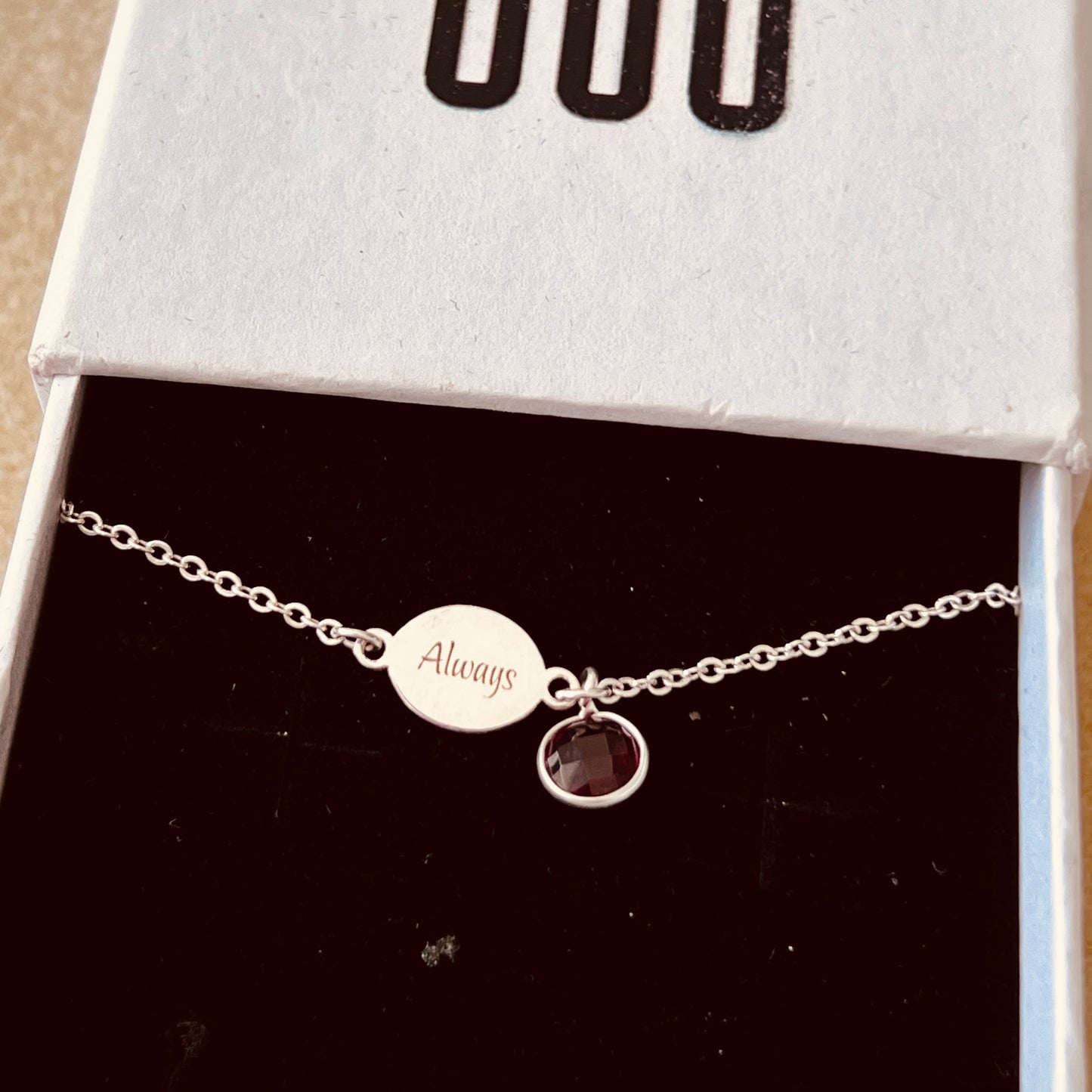 Elin Bracelet – Word Engraving
