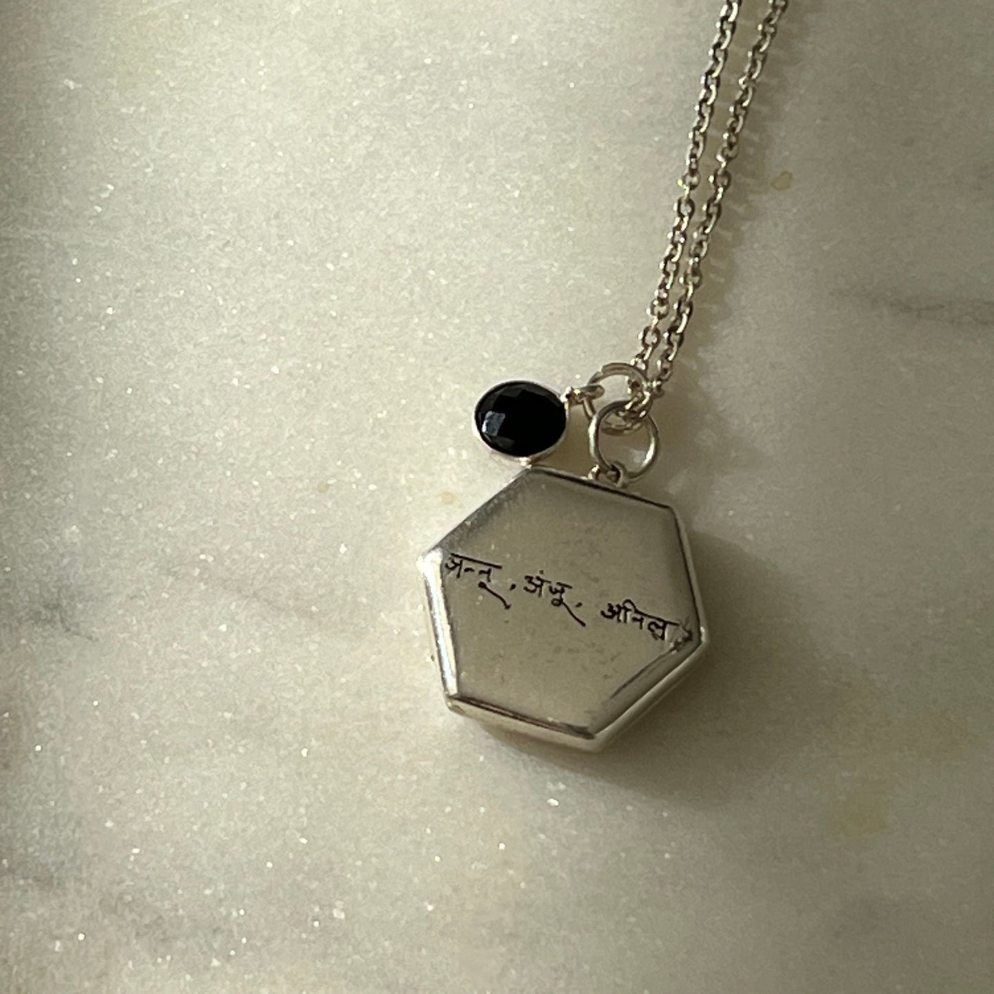 Maelle Locket – Handwriting