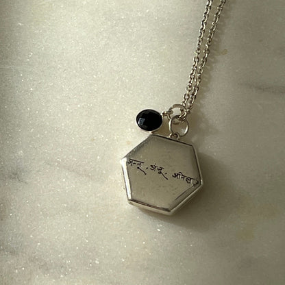 Maelle Locket – Handwriting