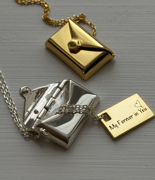 Keepsake necklace with secret letter pendant in silver and gold